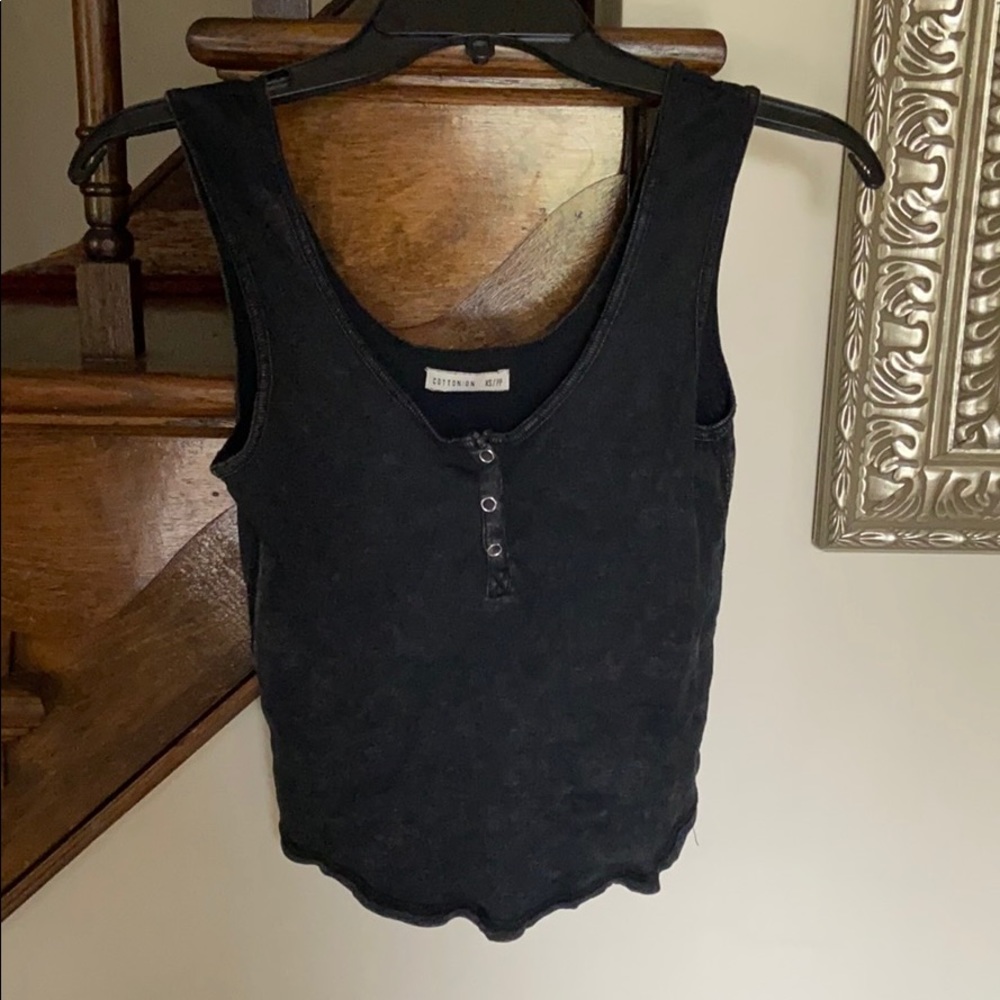 ☀️2/$10 Tank top with grommet buttons☀️ - Picture 1 of 2